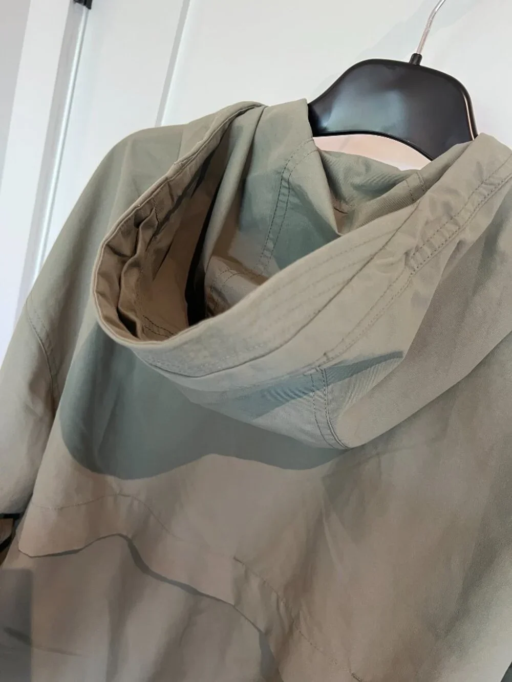 Vuori Elijo Rain Jacket Women's Rain Jacket Laurel or Pistachio Green Small - Picture 8 of 11